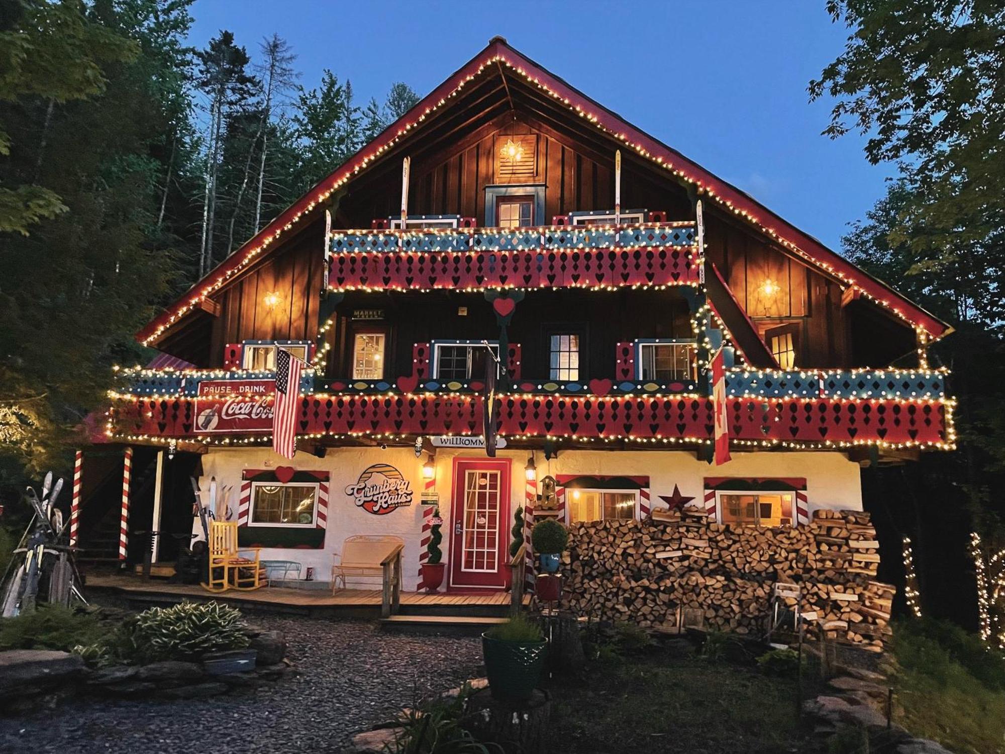 Grunberg Haus Inn & Cabins Waterbury Exterior photo