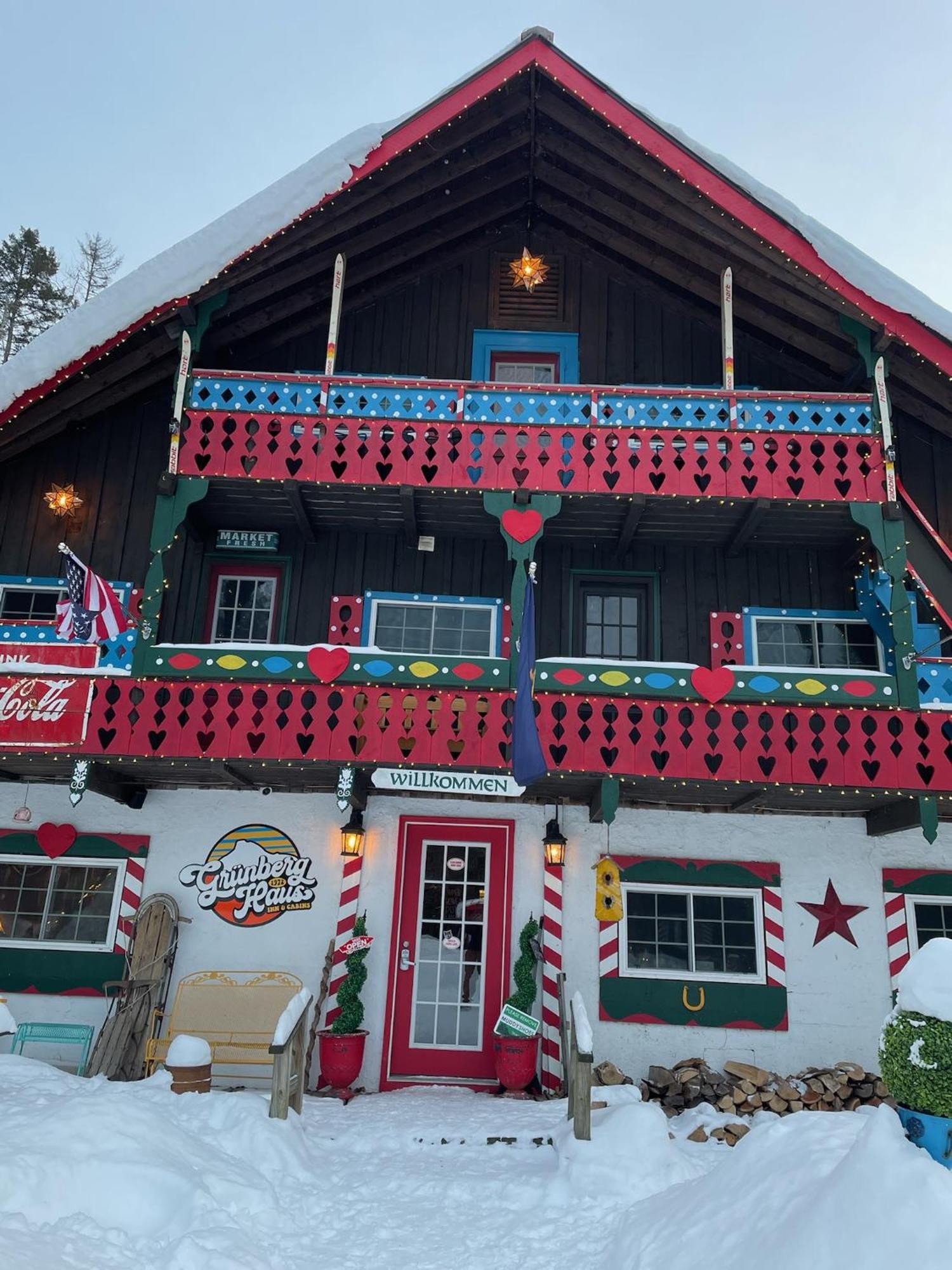 Grunberg Haus Inn & Cabins Waterbury Exterior photo